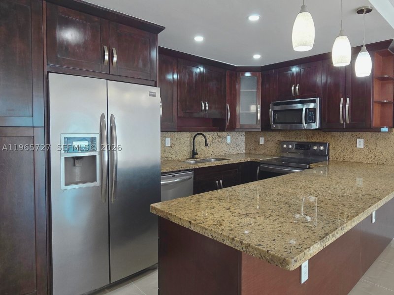 Apartment for rent at Ocean View 1002