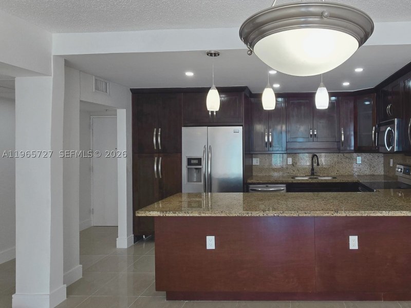 Apartment for rent at Ocean View 1002