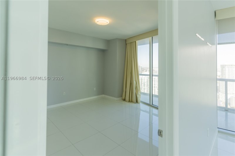 Comprar apartamento no Icon Brickell Tower I 4802