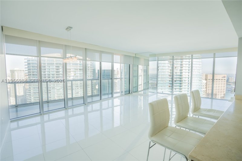 Comprar apartamento no Icon Brickell Tower I 4802