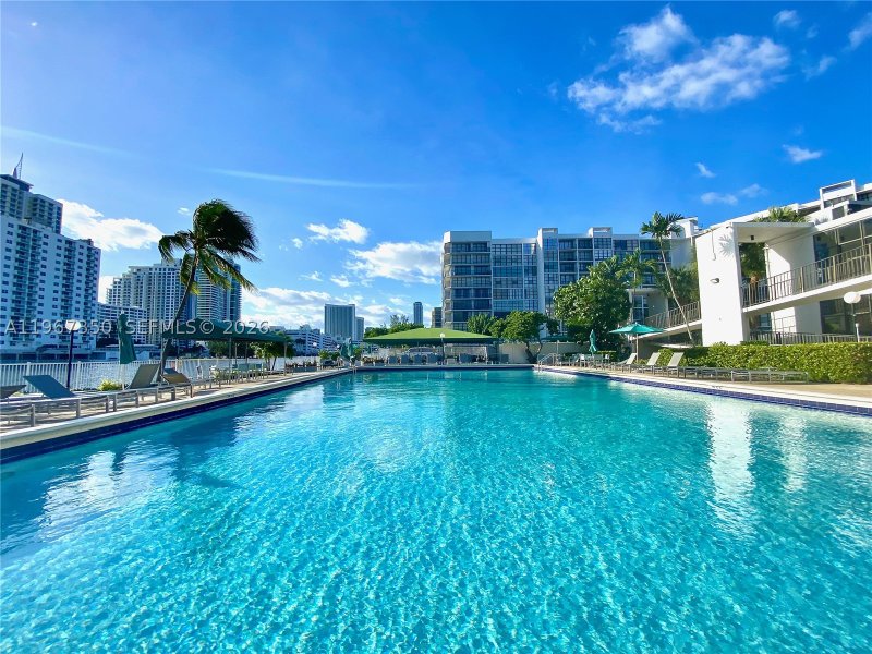 Apartment for rent at Oceanview Park 1007