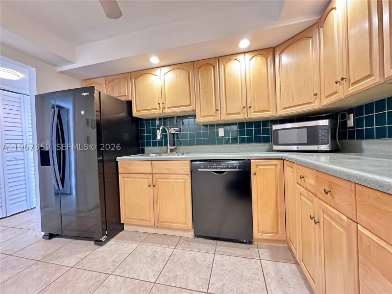 Apartment for rent at Oceanview Park 1007