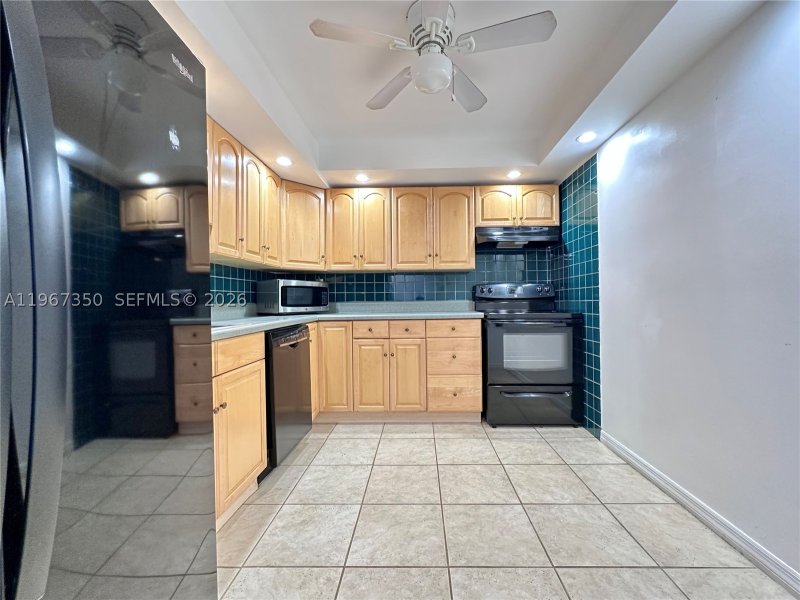 Apartment for rent at Oceanview Park 1007
