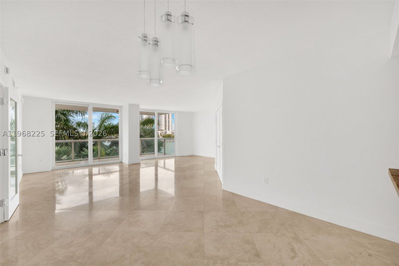 Condo for sale at Grand Venetian 403