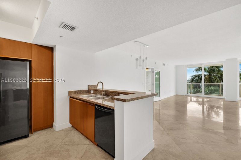 Condo for sale at Grand Venetian 403