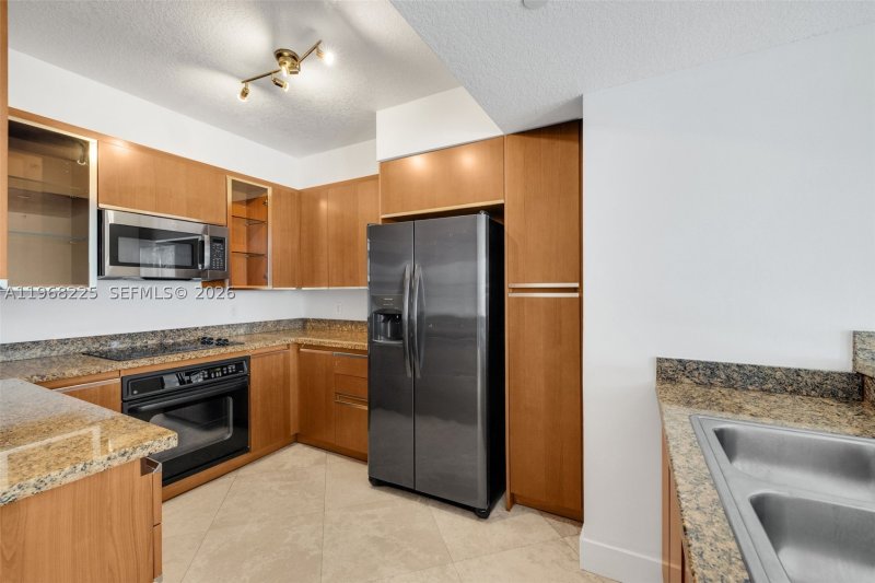 Condo for sale at Grand Venetian 403