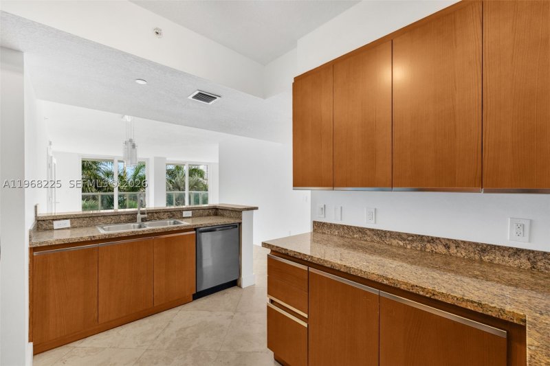 Condo for sale at Grand Venetian 403