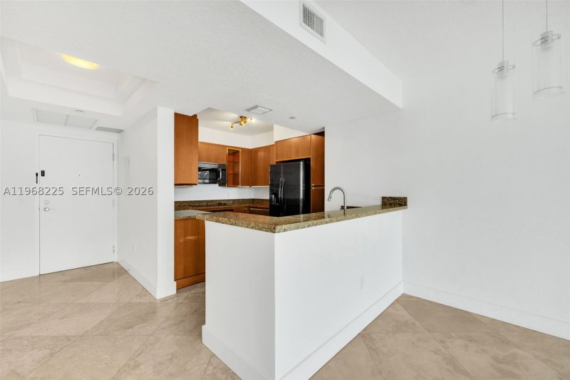 Condo for sale at Grand Venetian 403