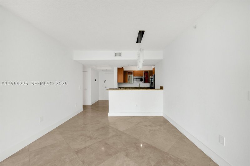 Condo for sale at Grand Venetian 403