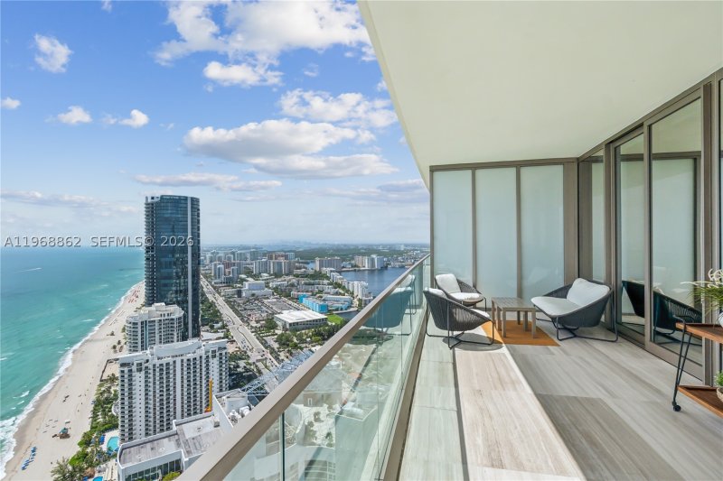 Alquiler de apartamento en Residences by Armani / Casa 4502