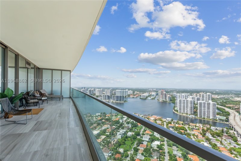Alquiler de apartamento en Residences by Armani / Casa 4502