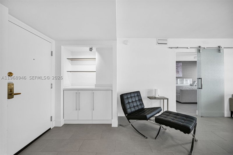 Condo for sale at The Alexander 714