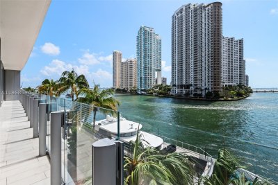 Comprar apartamento no Aston Martin Residences 303