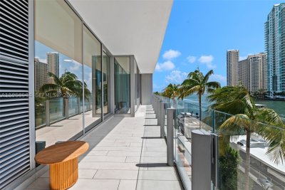 Comprar apartamento no Aston Martin Residences 303