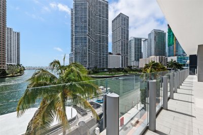 Comprar apartamento no Aston Martin Residences 303