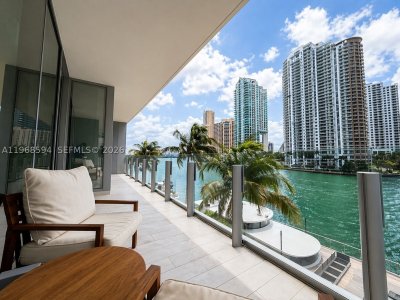 Comprar apartamento no Aston Martin Residences 303