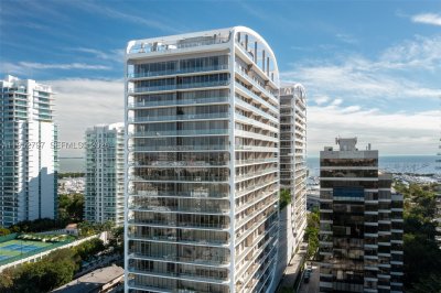 Comprar apartamento en MR. C Residences 612