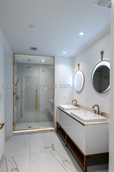 Comprar apartamento en MR. C Residences 612