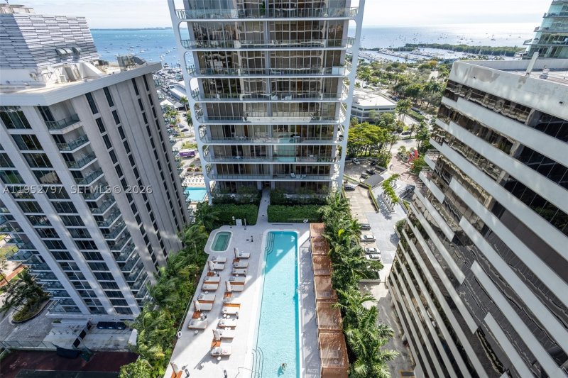 Comprar apartamento en MR. C Residences 612