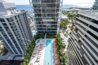 Comprar apartamento en MR. C Residences 612
