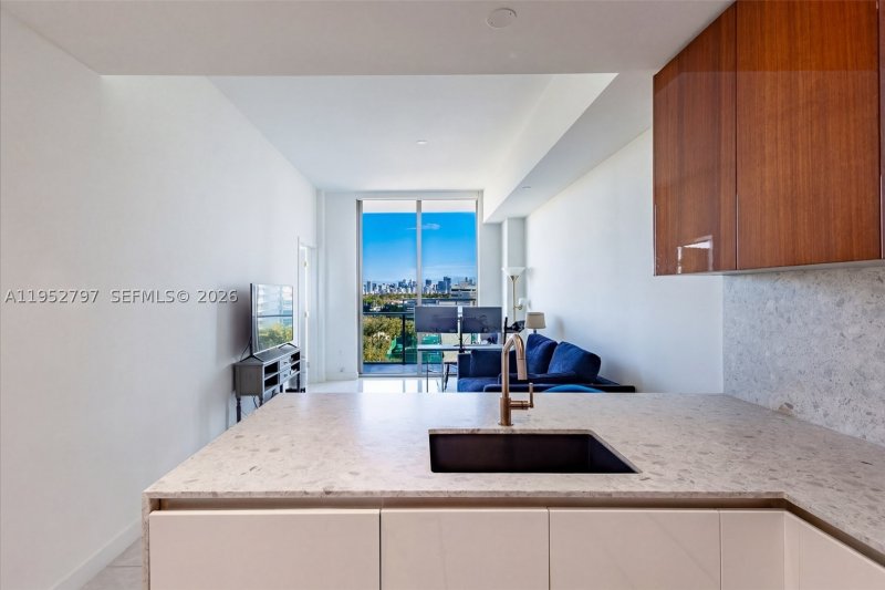 Comprar apartamento en MR. C Residences 612
