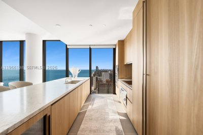 Comprar apartamento no 2000 Ocean 25B