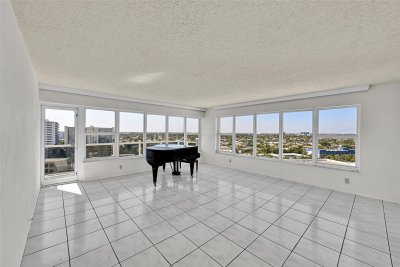 Comprar apartamento en Royal Ambassador 1215