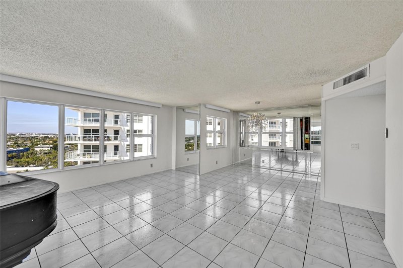 Condo for sale at Royal Ambassador 1215