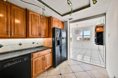 Comprar apartamento en Royal Ambassador 1215