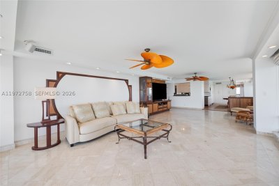 Comprar apartamento en Point of Americas 3009-10