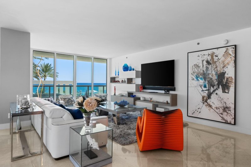 Condo for sale at Las Olas Beach Club 705