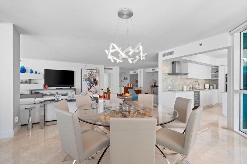 Condo for sale at Las Olas Beach Club 705