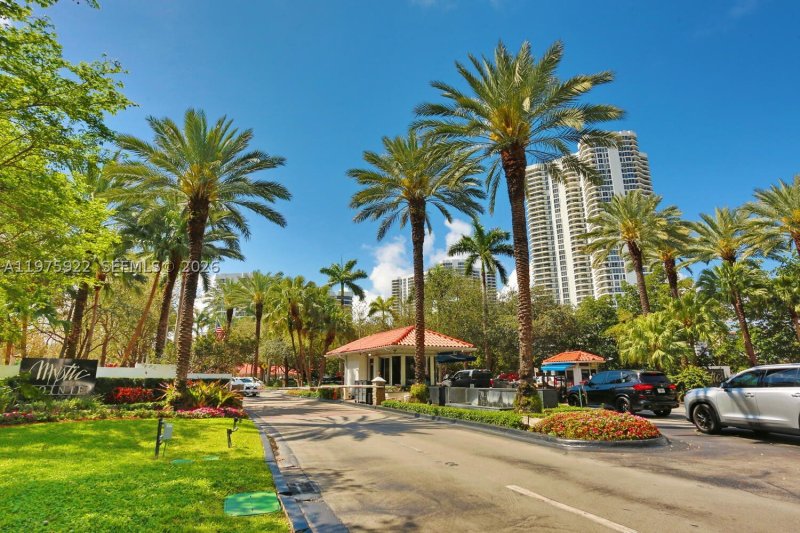 Condo for sale at Mystic Pointe 500 2807