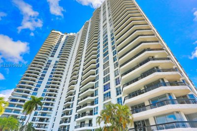 Mystic Pointe 500 Apt #2807