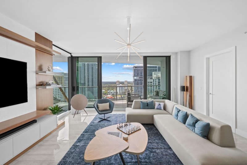 Condo for sale at 100 Las Olas 2404