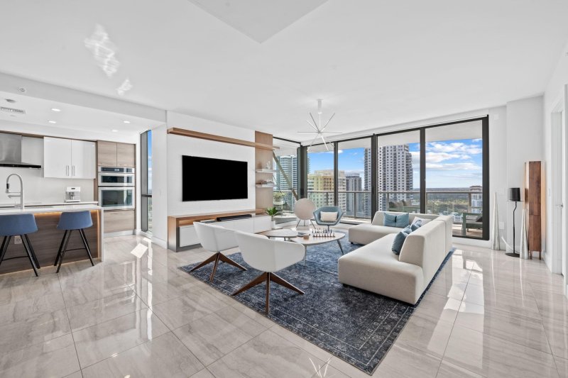 Condo for sale at 100 Las Olas 2404