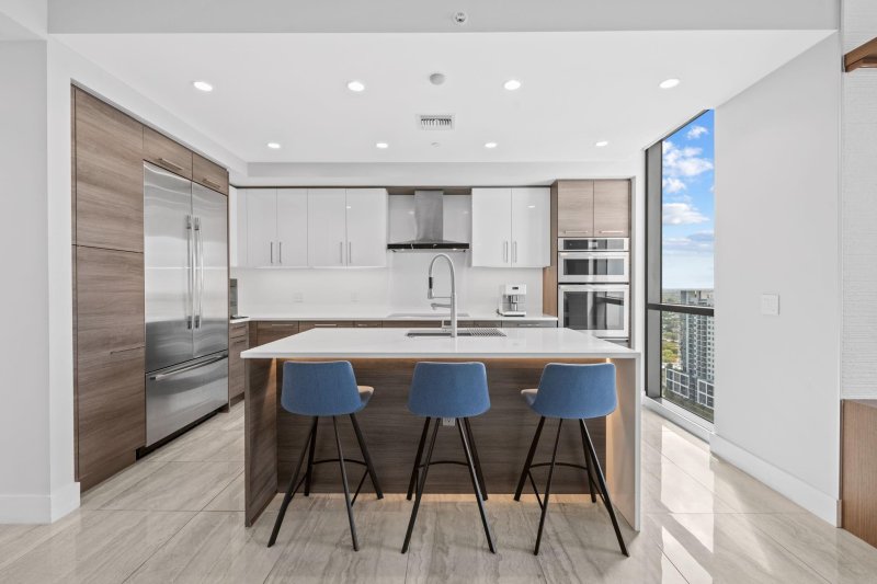 Condo for sale at 100 Las Olas 2404