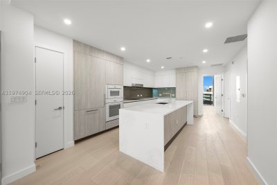 Comprar apartamento en La Baia South 805
