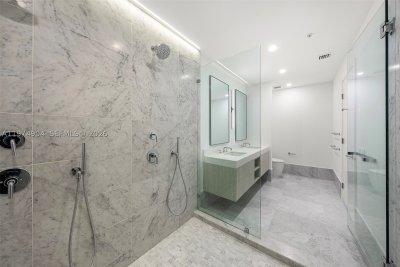 Comprar apartamento en La Baia South 805