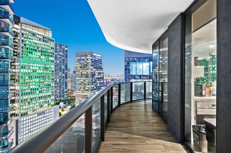 Comprar apartamento en SLS Lux Brickell 2705