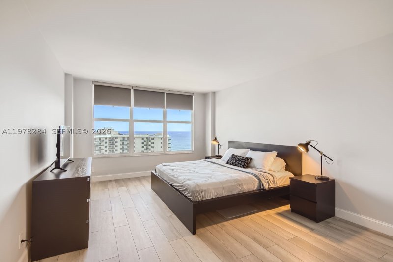 Apartment for rent at Hallmark of Hollywood 1818