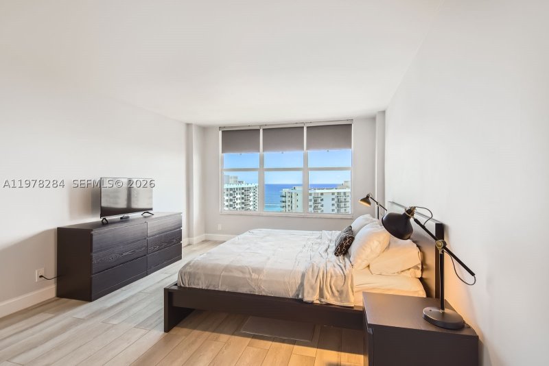 Apartment for rent at Hallmark of Hollywood 1818