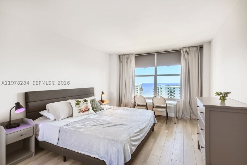 Apartment for rent at Hallmark of Hollywood 1818