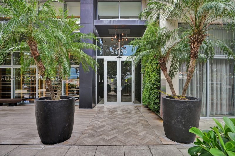 Condo for sale at Midtown Miami 2 H0708