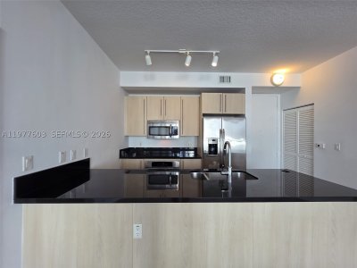 Comprar apartamento no Axis on Brickell North Tower 1823-N