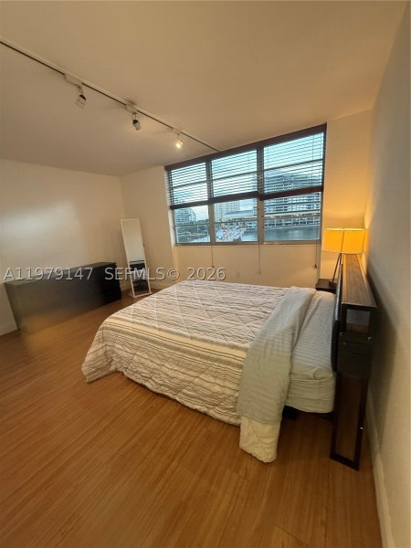 Apartment for rent at Four Ambassadors 470