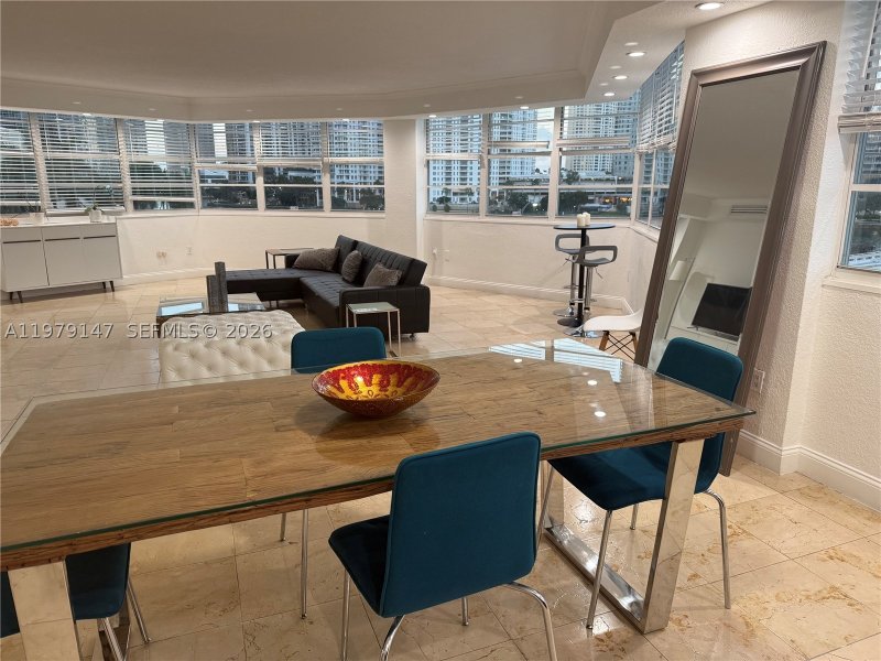 Apartment for rent at Four Ambassadors 470
