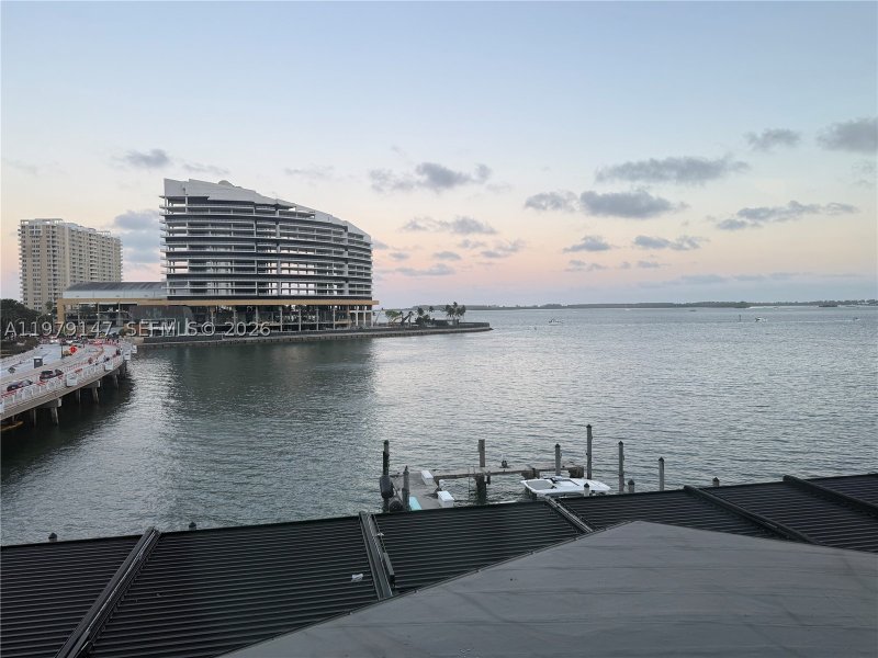 Apartment for rent at Four Ambassadors 470