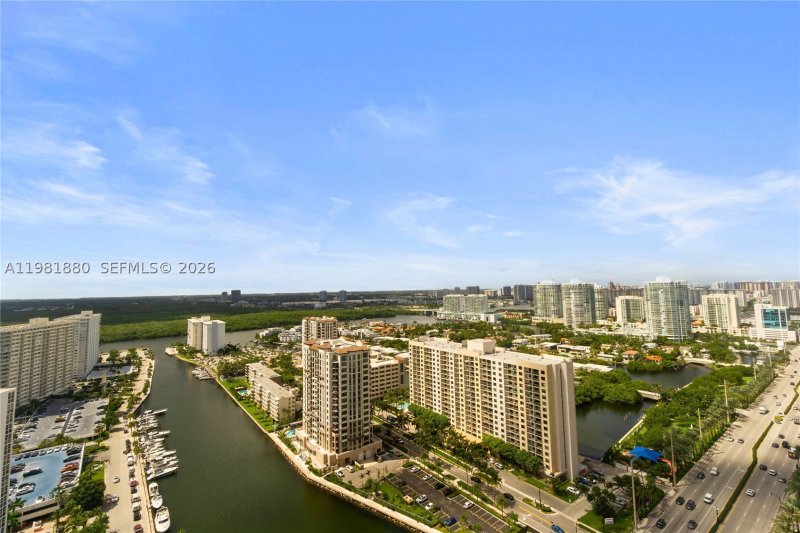 Comprar apartamento no Trump Tower Three 2606