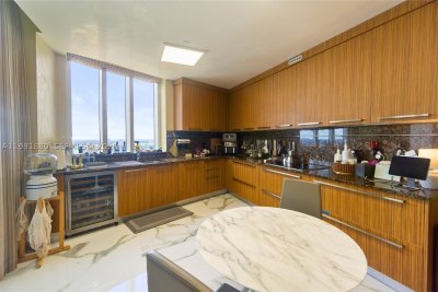 Comprar apartamento no Trump Tower Three 2606